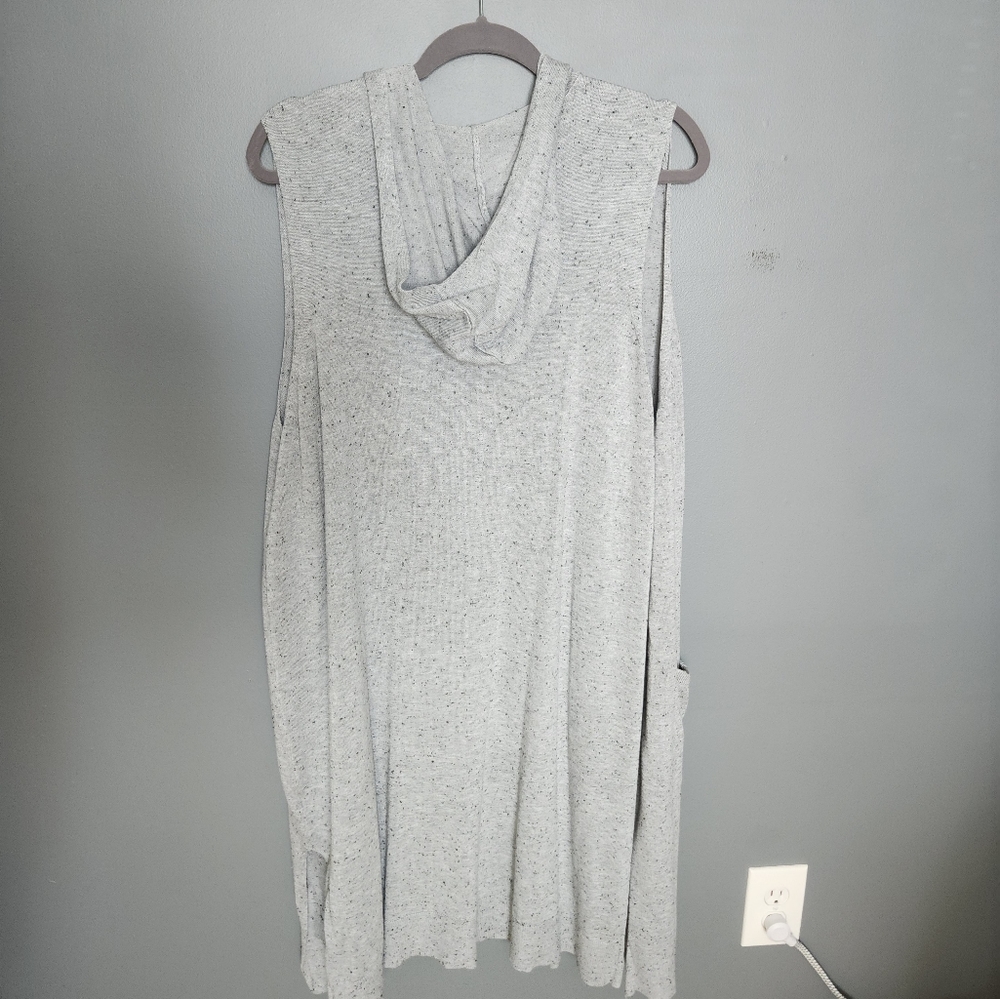 Sweater - Picture 2 of 4